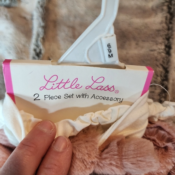 Little Lass 2 Piece set with accessory! (3 pieces total) NWT - Picture 6 of 10